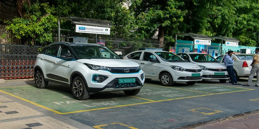 Uber partners with Delhi Government to support cleaner commuting choices