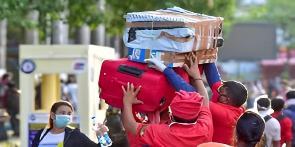 Western Railway launches 'Coolie on Call' system at select stations