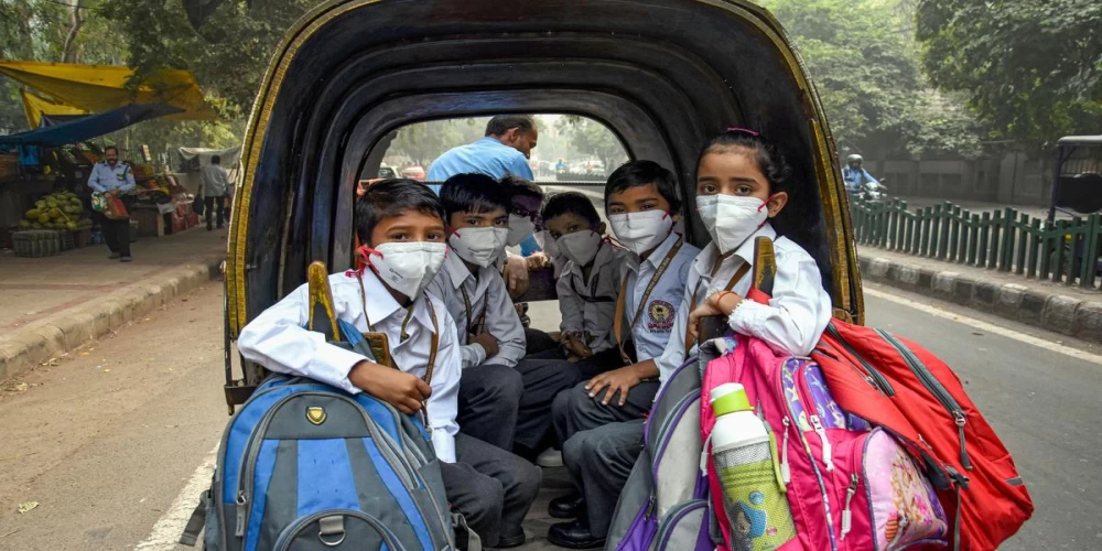 Delhi chokes under severe air pollution, schools shift to hybrid classes