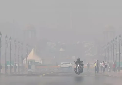 Delhi’s air quality plunges into “severe” territory; schools weigh hybrid mode